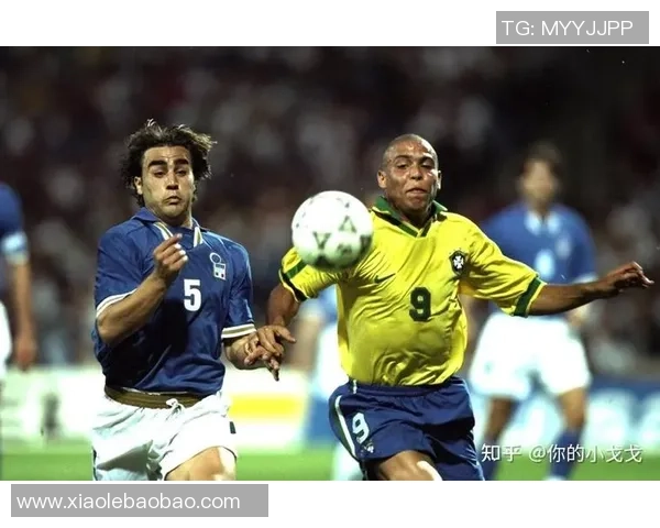 足球明星崇拜背后的心理因素与社会影响探讨 足球明星崇拜背后的心理因素与社会影响探讨